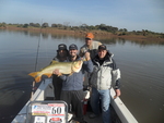 Este hermoso dorado lo sacamos en Concordia en la represa el mes pasado. Los Pezcadores: Leo, Horacio, Diego y Damian. 